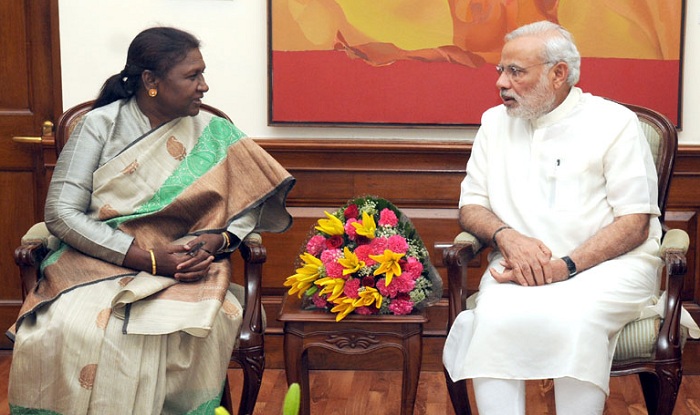 भारत-के-प्रधान-मंत्री-नरेंद्र-मोदी-के-साथ-द्रौपदी-मुर्मू